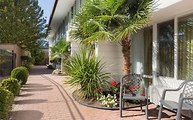 Days Inn By Wyndham Victoria Airport Sidney